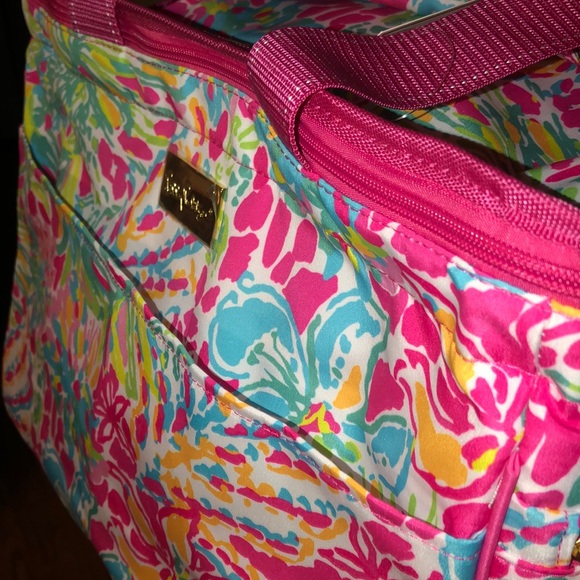 Lilly Pulitzer Large Beach Cooler Featured in Spot Ya - Picture 10 of 13